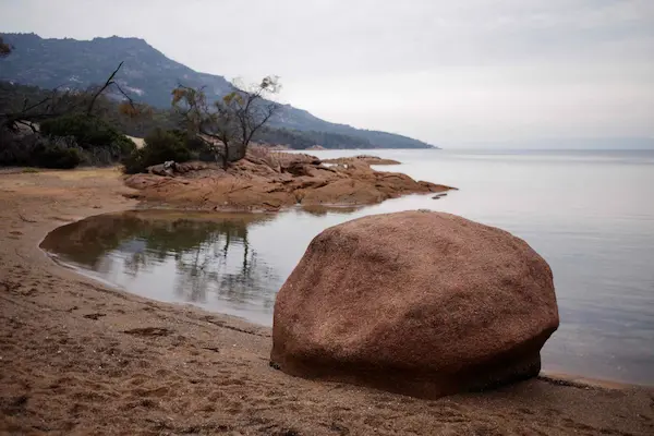 * Rock, Honeymoon Bay